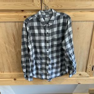 So “Cozy Flannel” plaid button front shirt size L